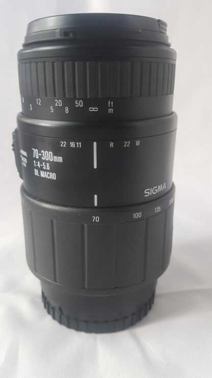 SIGMA 70-300mm F4-5.6 DL Macro zoom lens for Sony Alpha A DSLR Minolta A SL