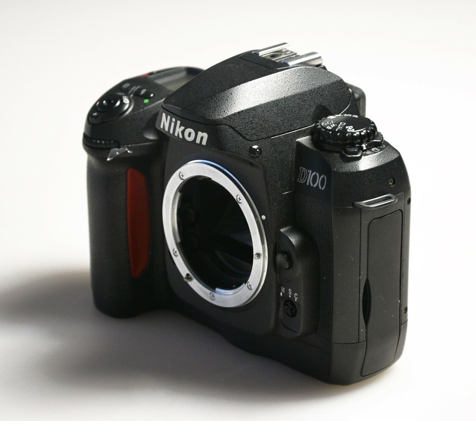  Nikon D100  6 1MP DSLR Camera Lenses and Cameras