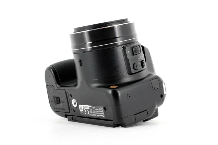 Panasonic LUMIX DMCFZ200 12.1 MP Digital Bridge Camera Lenses and
