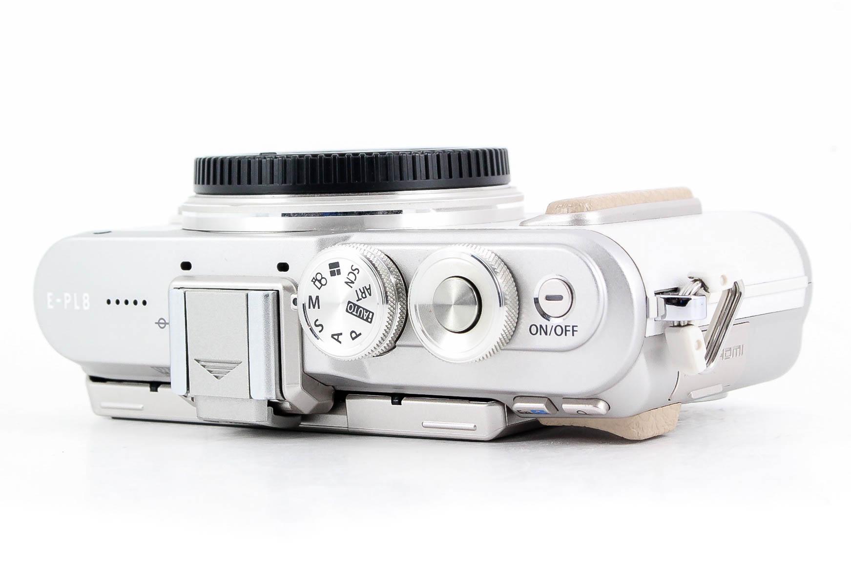 Olympus PEN E-PL8 16.1MP Digital Camera - White (Body Only 
