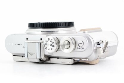 Olympus PEN E-PL8 16.1MP Digital Camera - White (Body Only) - Image 2