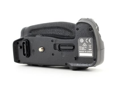 Original Nikon MB-D18 Battery Grip for Nikon D850 - Image 3