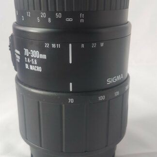 SIGMA 70-300mm f/4-5.6 DL Macro Zoom lens (Sony/Minolta)