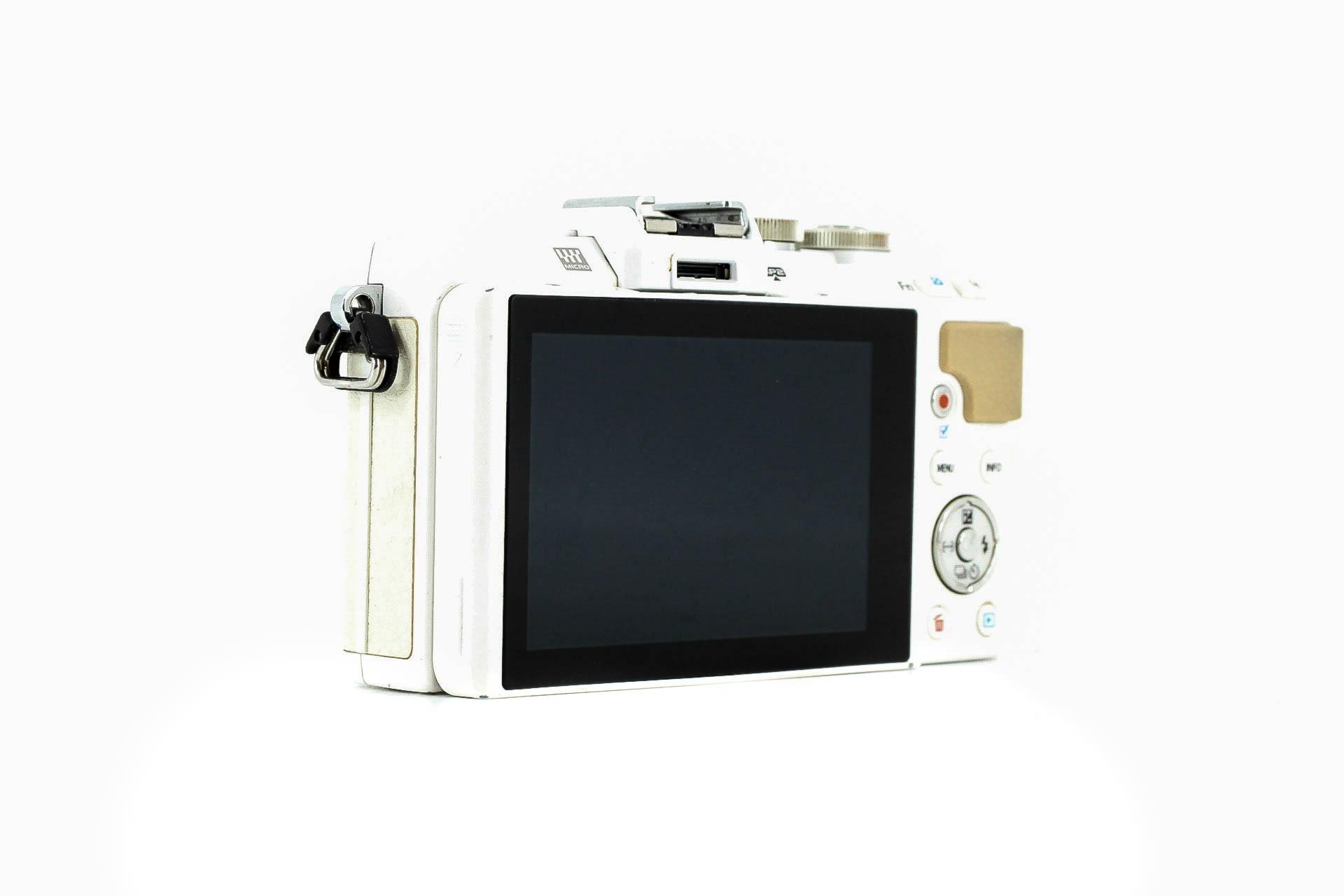 Olympus PEN E-PL7 16MP Digital Camera - White (Body only). - Image 2