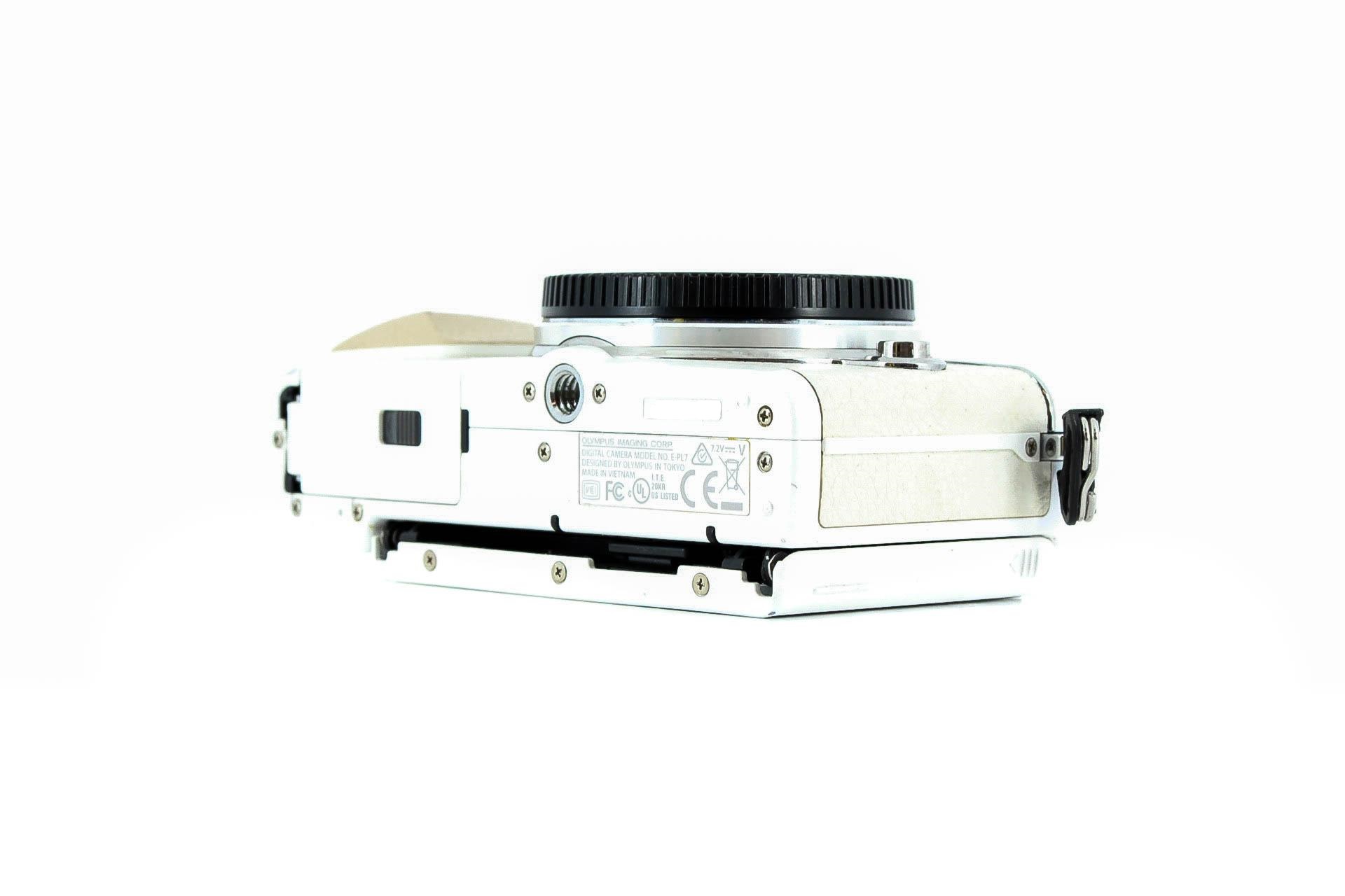 Olympus PEN E-PL7 16MP Digital Camera - White (Body only). - Image 4