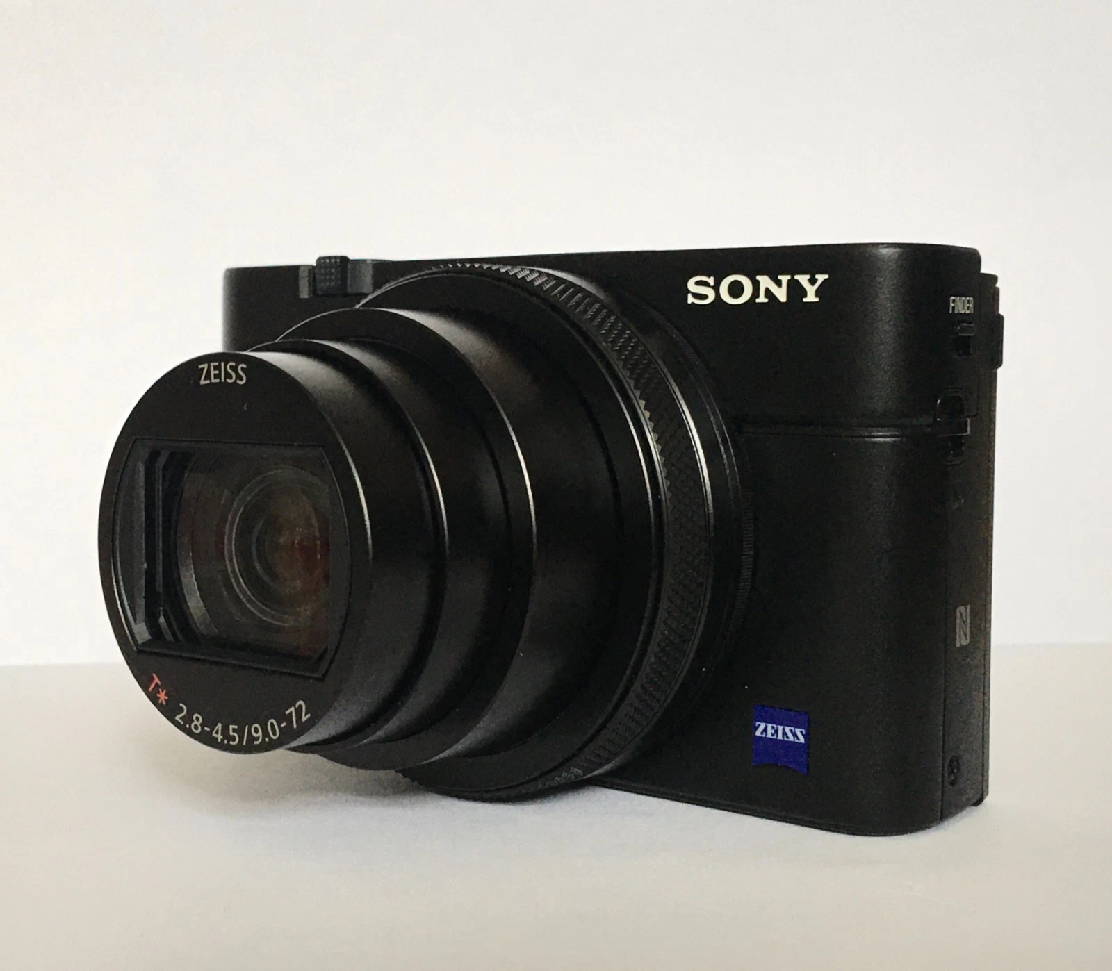 Nikon Nikkor AF-S 105mm f/2.8G IF-ED VR Micro Lens - Image 2