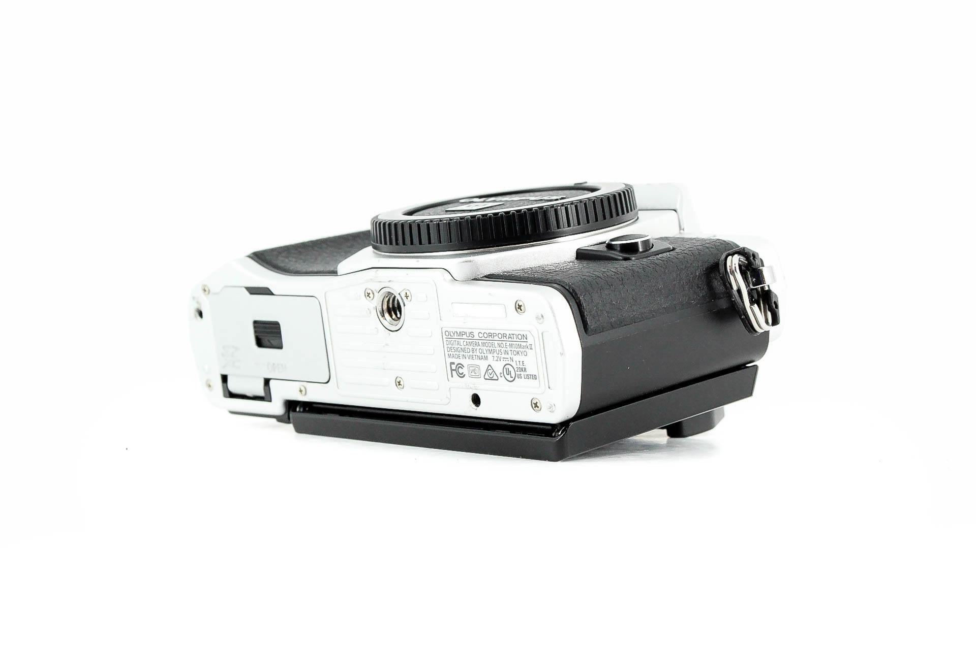 Olympus OM-D E-M10 16MP Digital Camera - Silver (Body Only) - Image 4
